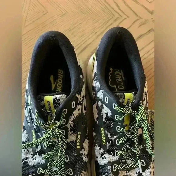 Brooks Ghost 15 women’s size 11.5 camouflage sneakers running shoes neon green - Picture 4 of 8
